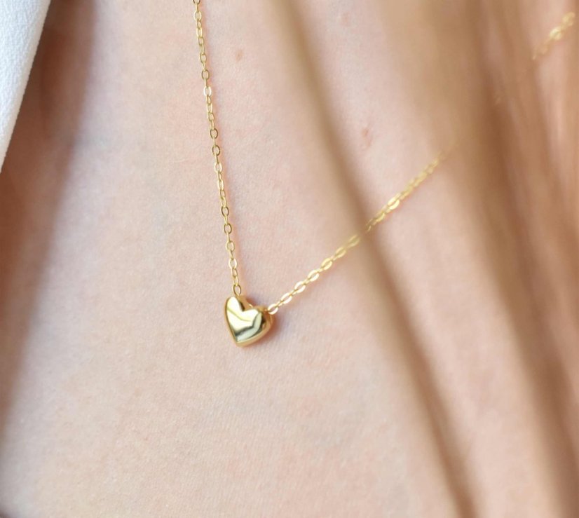 Romance - dámsky strieborný náhrdelník so srdiečkom - Farba: Zlaté srdiečko