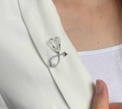 Brošňa pre lekára - doktorku, fonendoskop