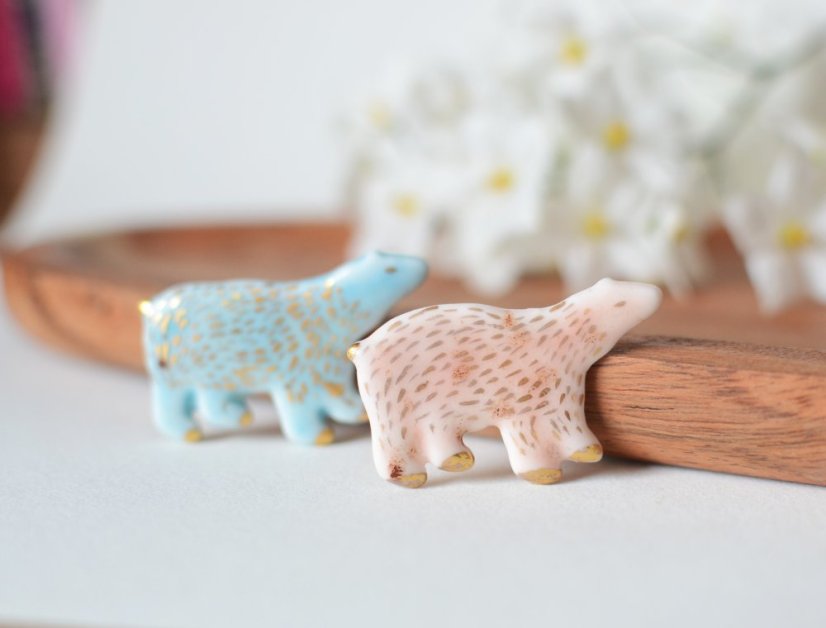 Medveď - brošňa ružová