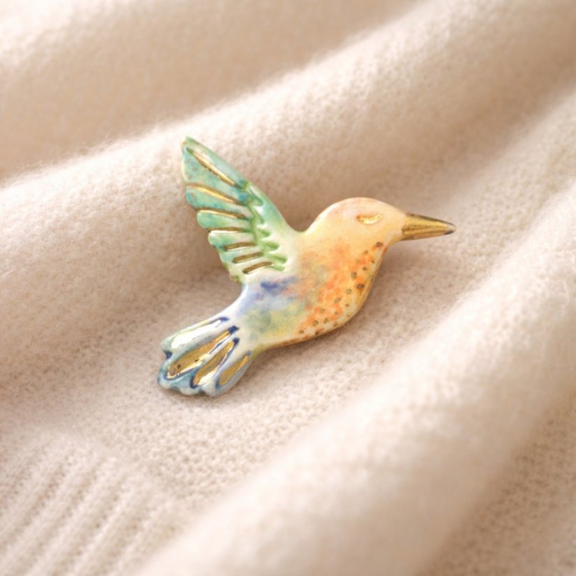 Kolibrík - ručne vyrobená porcelánová brošňa