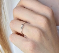 Bow - dámsky strieborný prsteň s mašličkou
