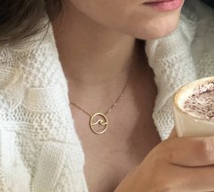 Náhrdelník WAVE HERO OF FREEDOM v zlatej farbe