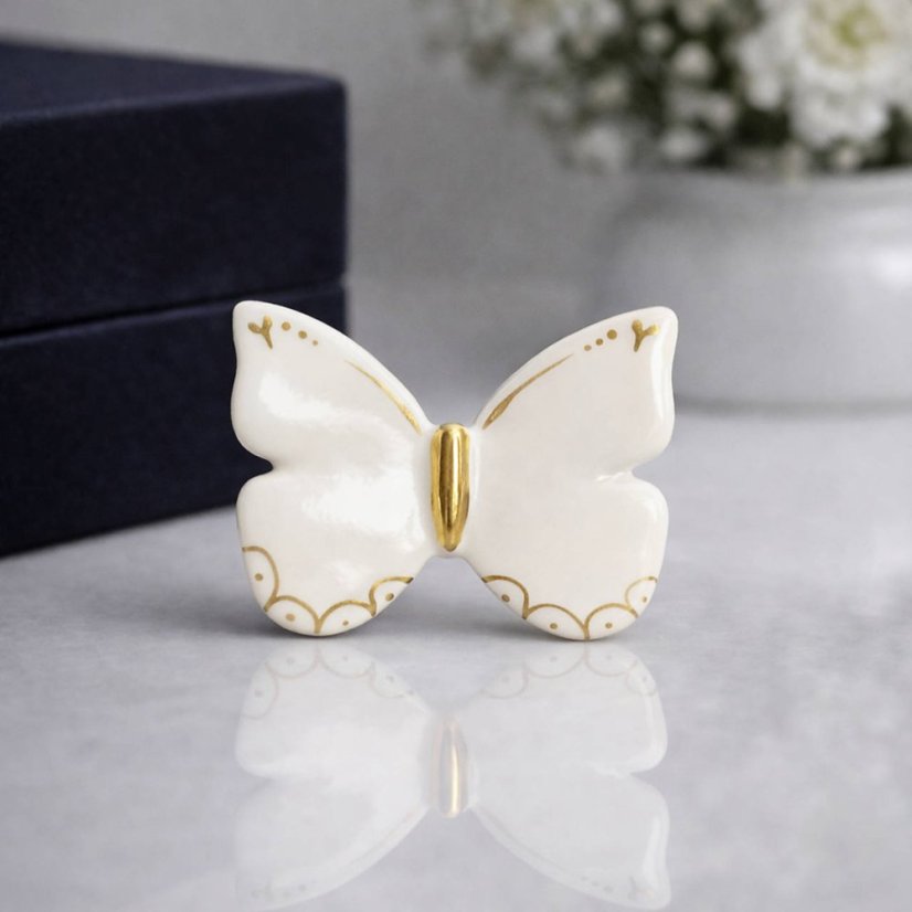 Motýľ - nežný šperk z porcelánu