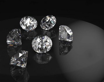 Rozdiel medzi briliantom a diamantom