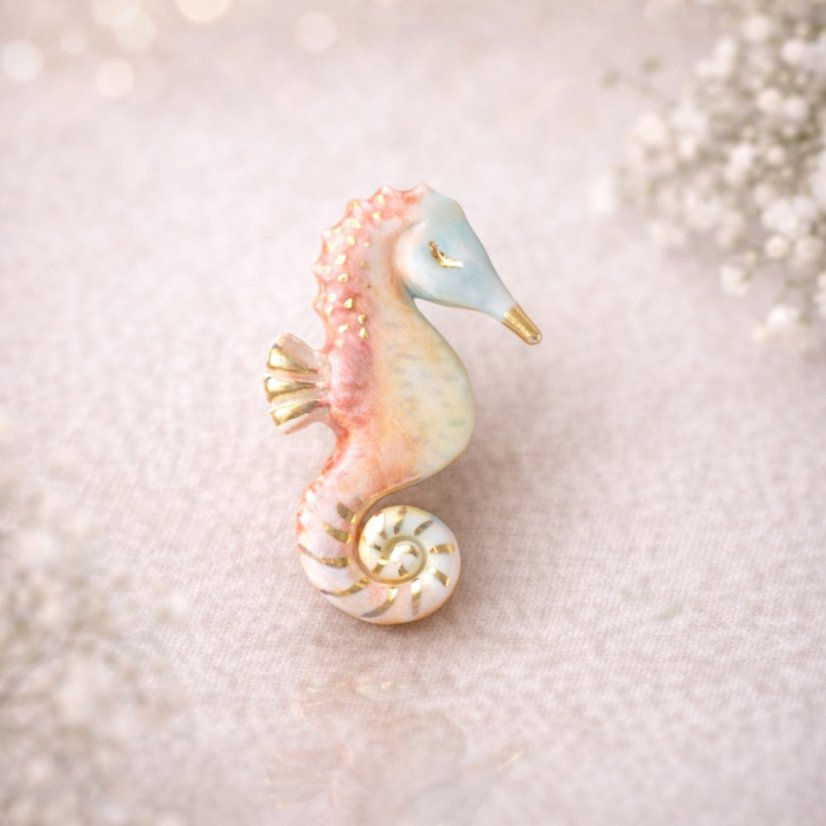 Morský koník červený - porcelánová brošňa