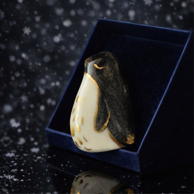 Tučniak - porcelánová brošňa