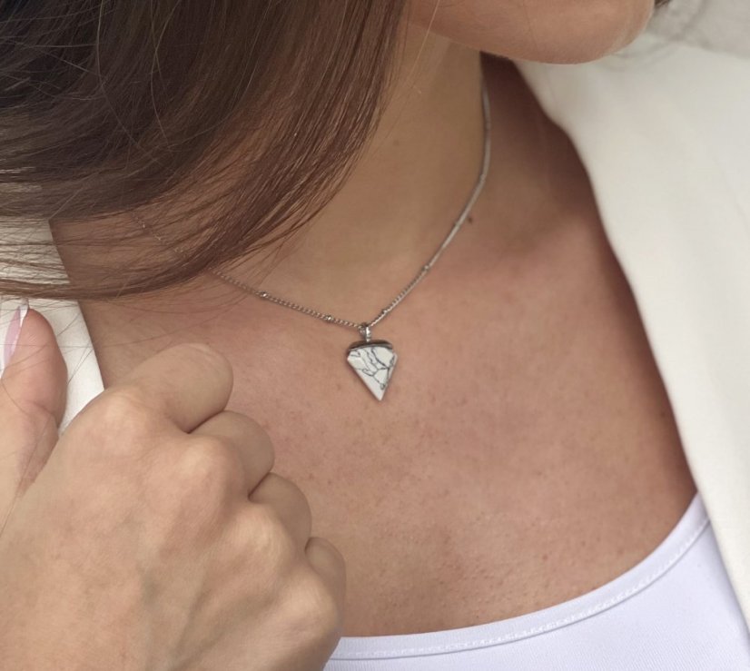 Náhrdelník HOWLIT HERO OF PATIENCE strieborný