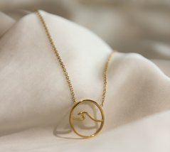 Náhrdelník WAVE HERO OF FREEDOM v zlatej farbe