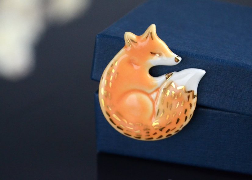 Líška - porcelánová brošňa