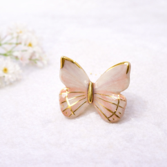 Motýľ - porcelánová brošňa