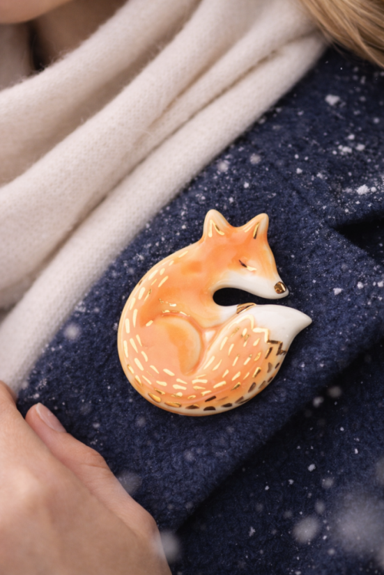Líška - porcelánová brošňa