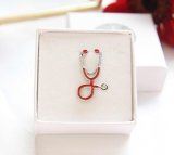 Červeno-strieborný