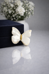 Motýľ - nežný šperk z porcelánu