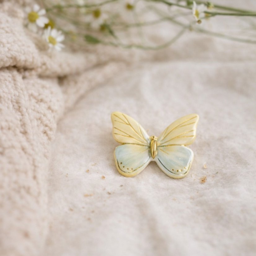 Motýľ - pastelová brošňa
