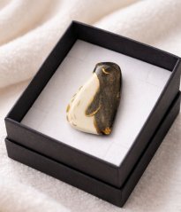 Tučniak - porcelánová brošňa