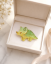 Dinosaurus - porcelánová brošňa