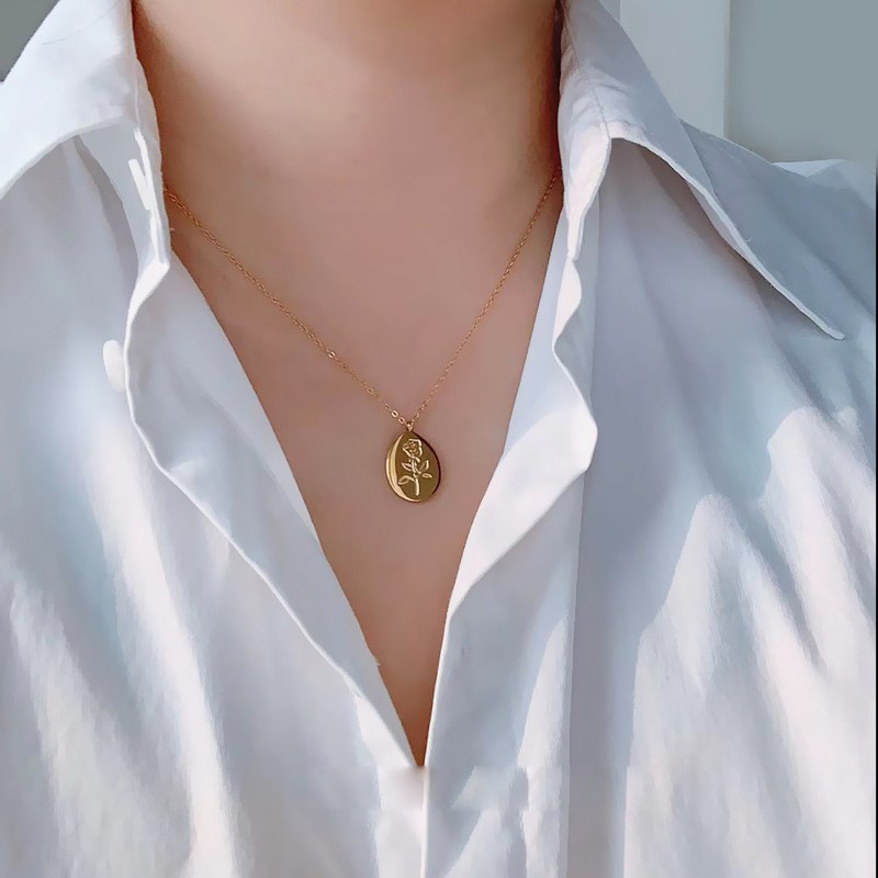 Rose - náhrdelník s príveskom z titánu