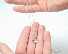 Ginko - náhrdelník s príveskom z chirurgickej ocele