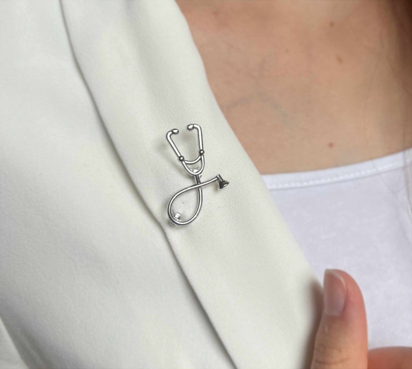 Brošňa pre lekára - doktorku, fonendoskop - Dizajn: Strieborný