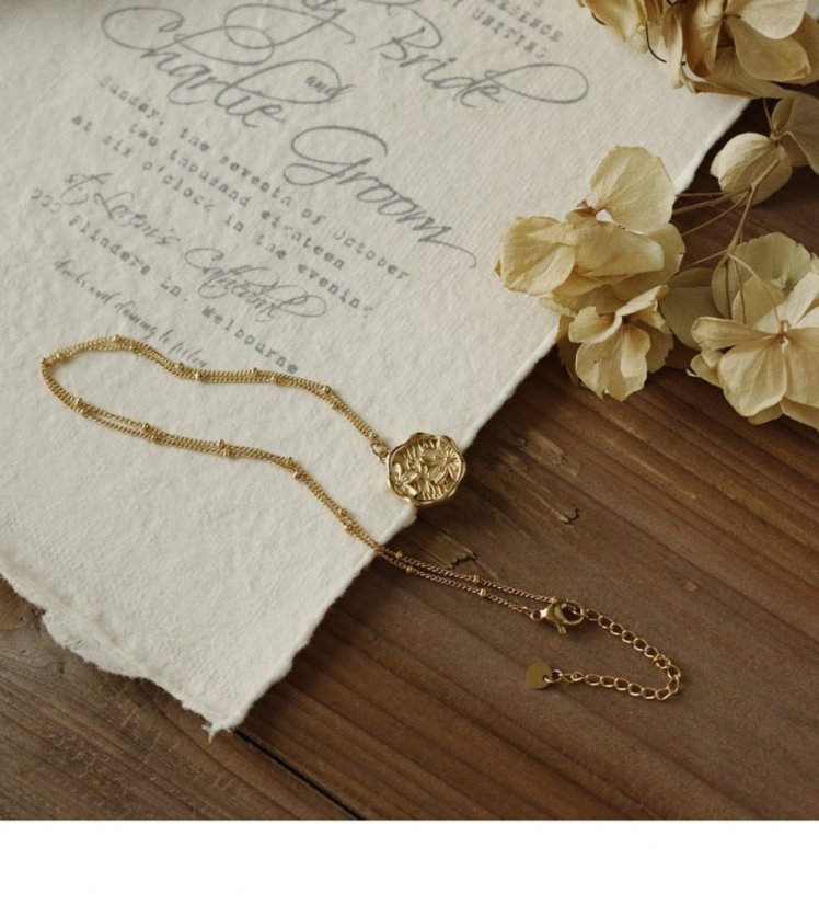 Blossom - oceľový náhrdelník s emblémom