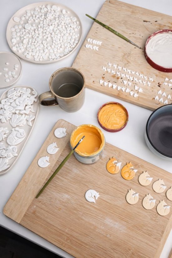 Workshop porcelánových šperkov v Košiciach 18.4.2026 | Vyrob si vlastný šperk - Vyrobím si na workshope: 2x brošňa Motýľ